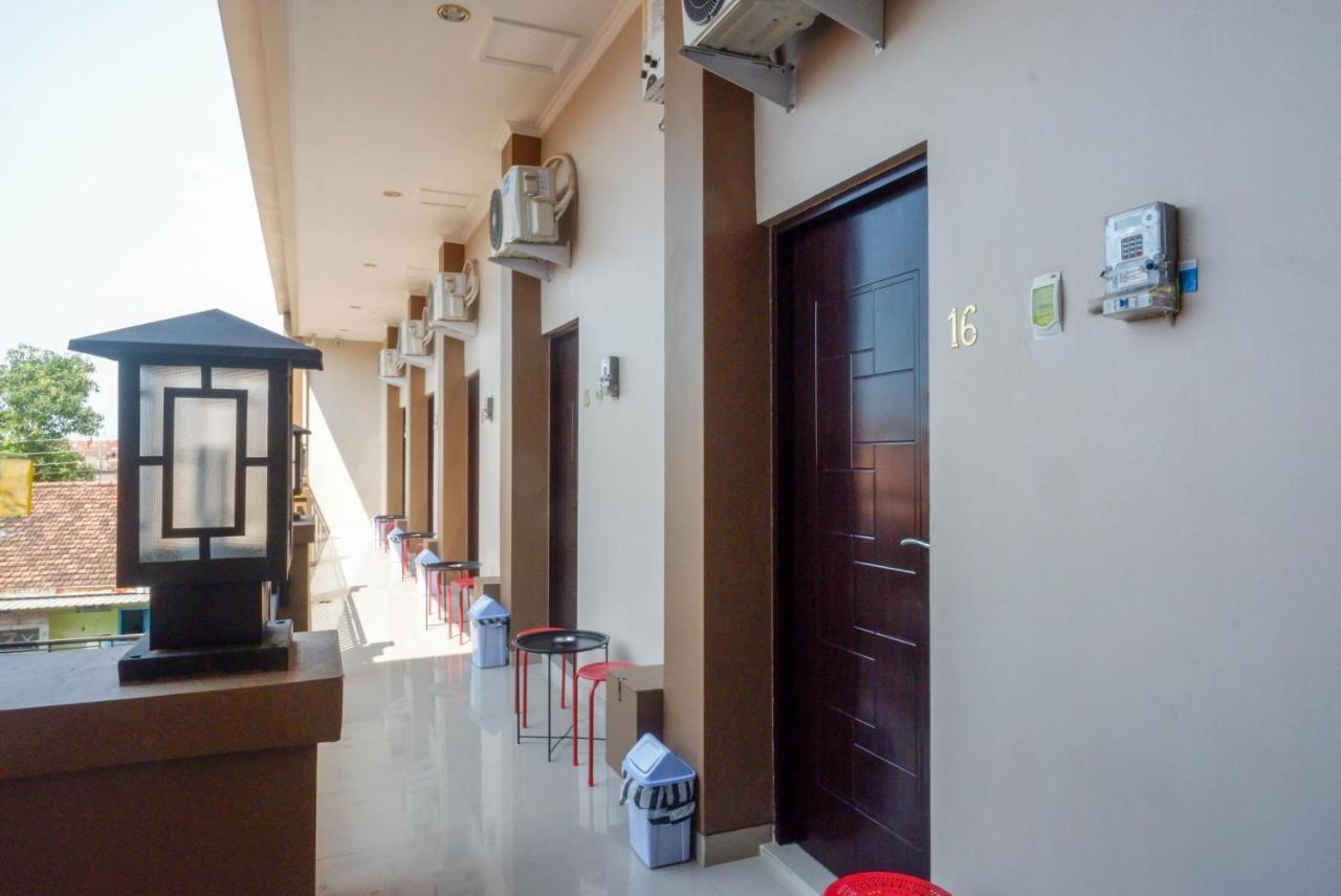 Urbanview Hotel Near Alun Alun Tegal Tegal (Central Java) Exterior foto