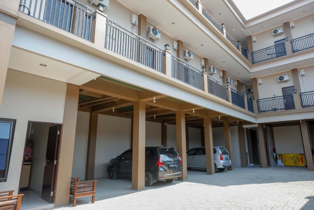 Urbanview Hotel Near Alun Alun Tegal Tegal (Central Java) Exterior foto