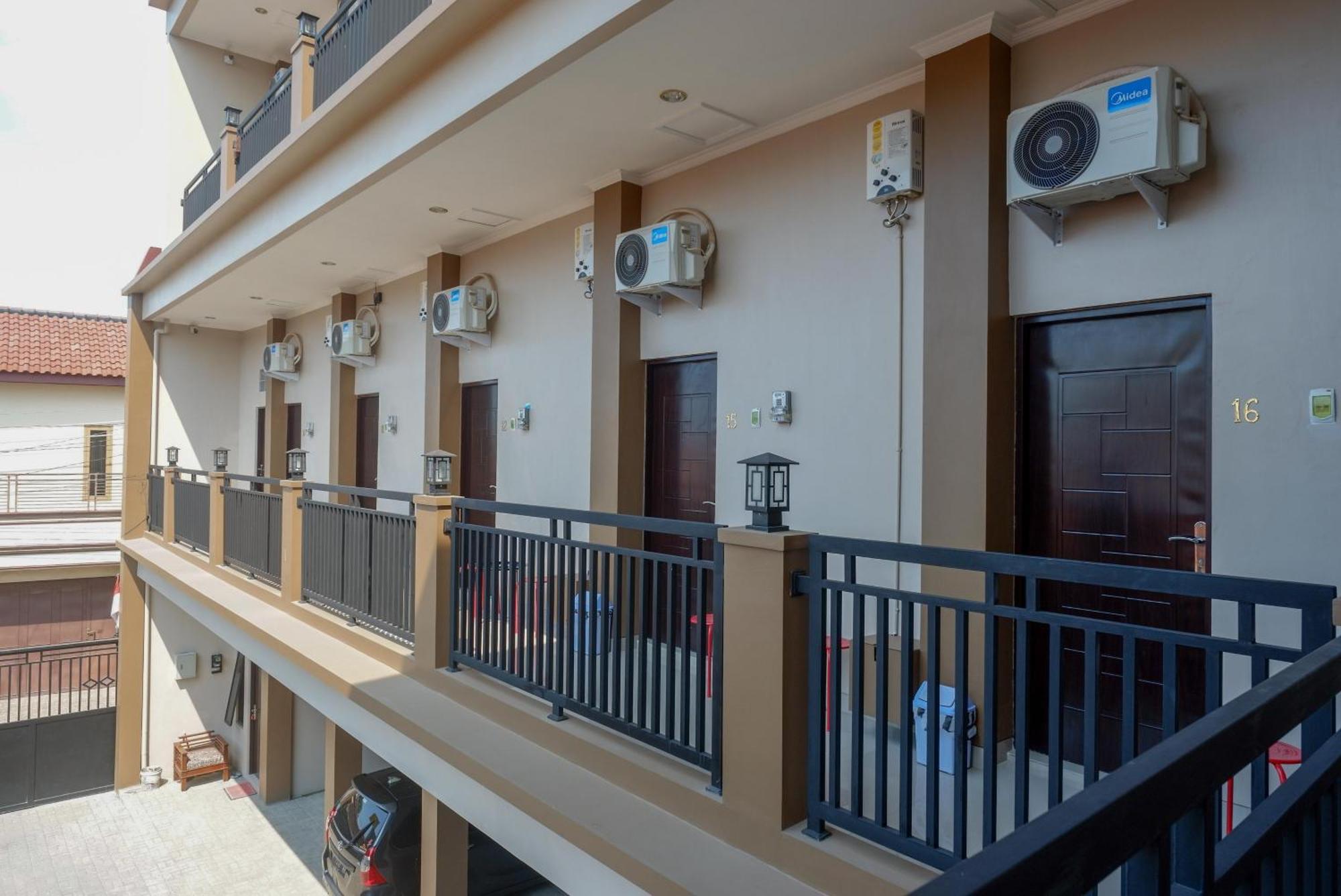 Urbanview Hotel Near Alun Alun Tegal Tegal (Central Java) Exterior foto